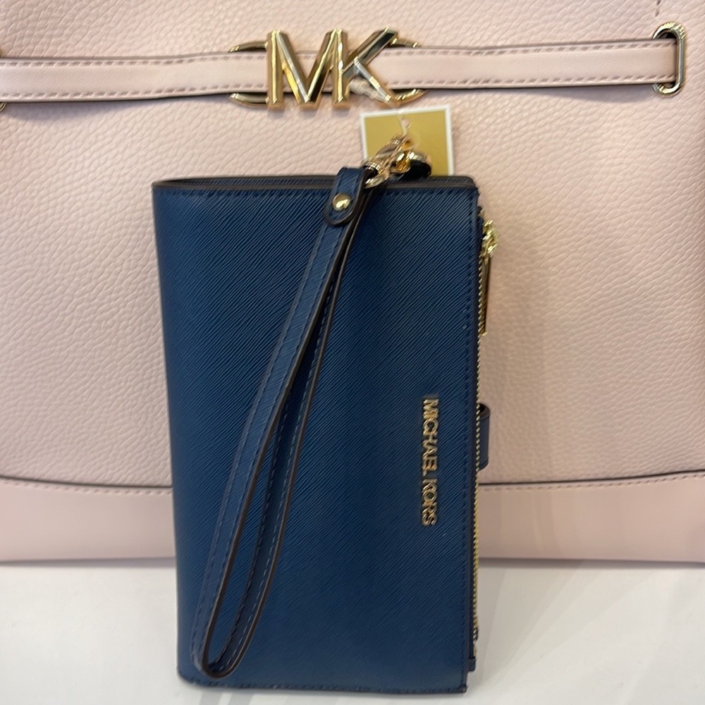 MICHAEL KORS LARGE DOUBLE ZIP WRISTLET WALLET PHONE CASE 
Navy 
NWT - Picture 3 of 16